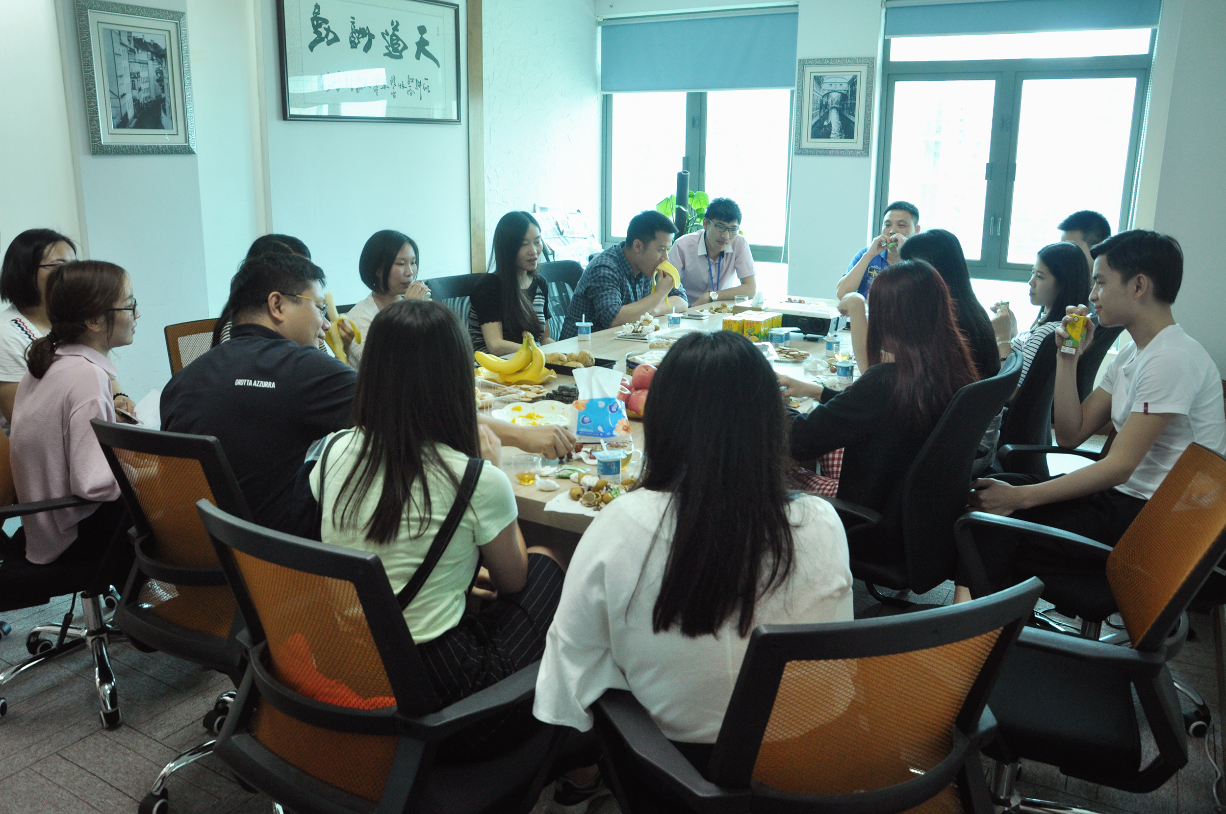 2017.01 7周年茶话会，庆祝公司发展历程。